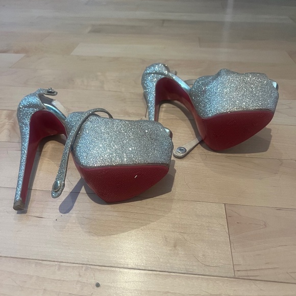 Louboutin Exagona - Picture 1 of 4